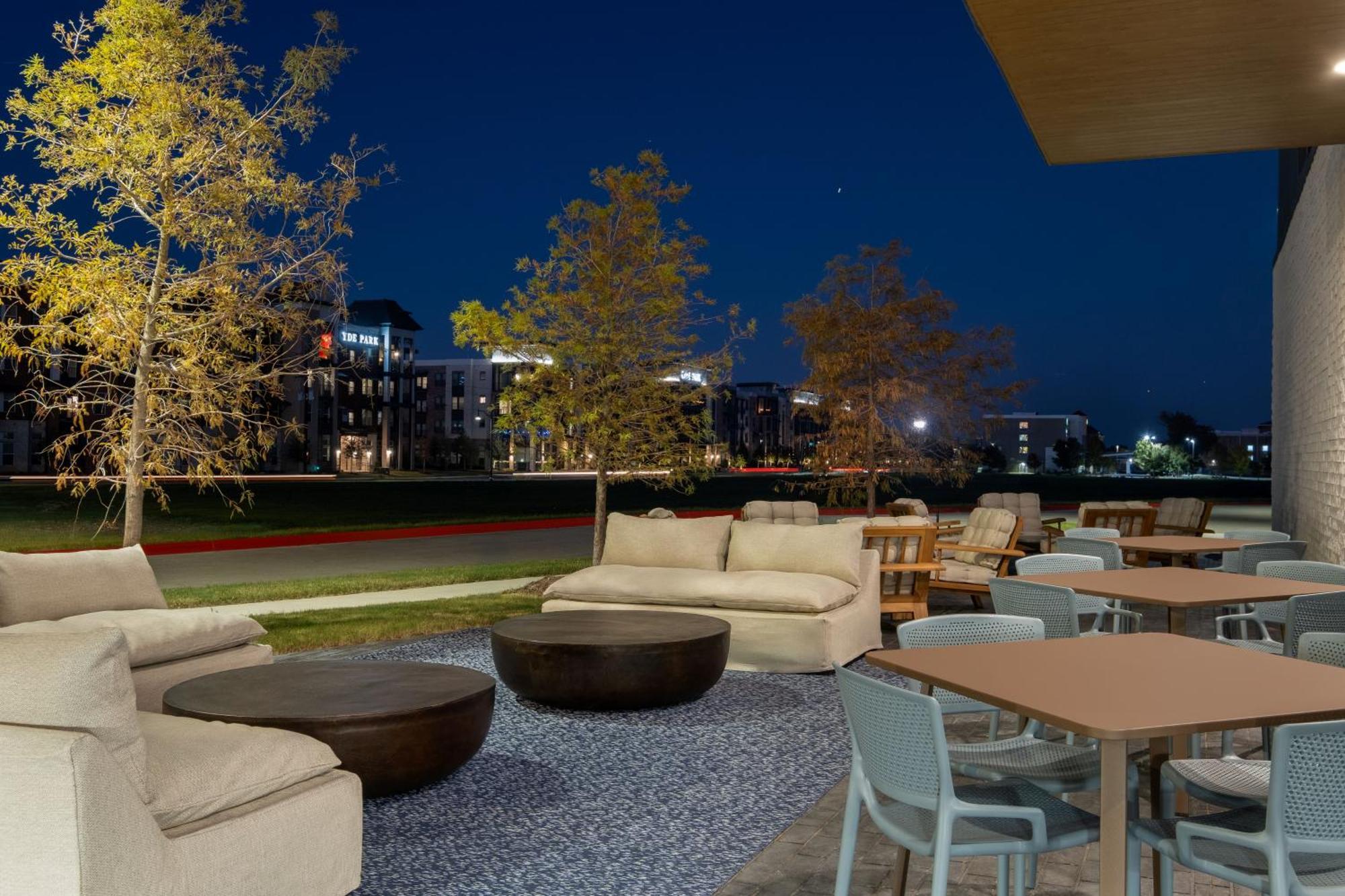 Denizen Hotel McKinney Exteriör bild